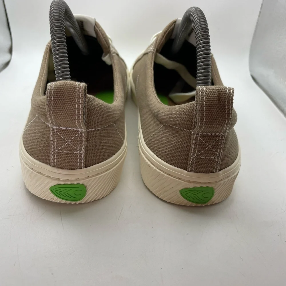 Cariuma OCA women’s brown sneakers size 9.5
